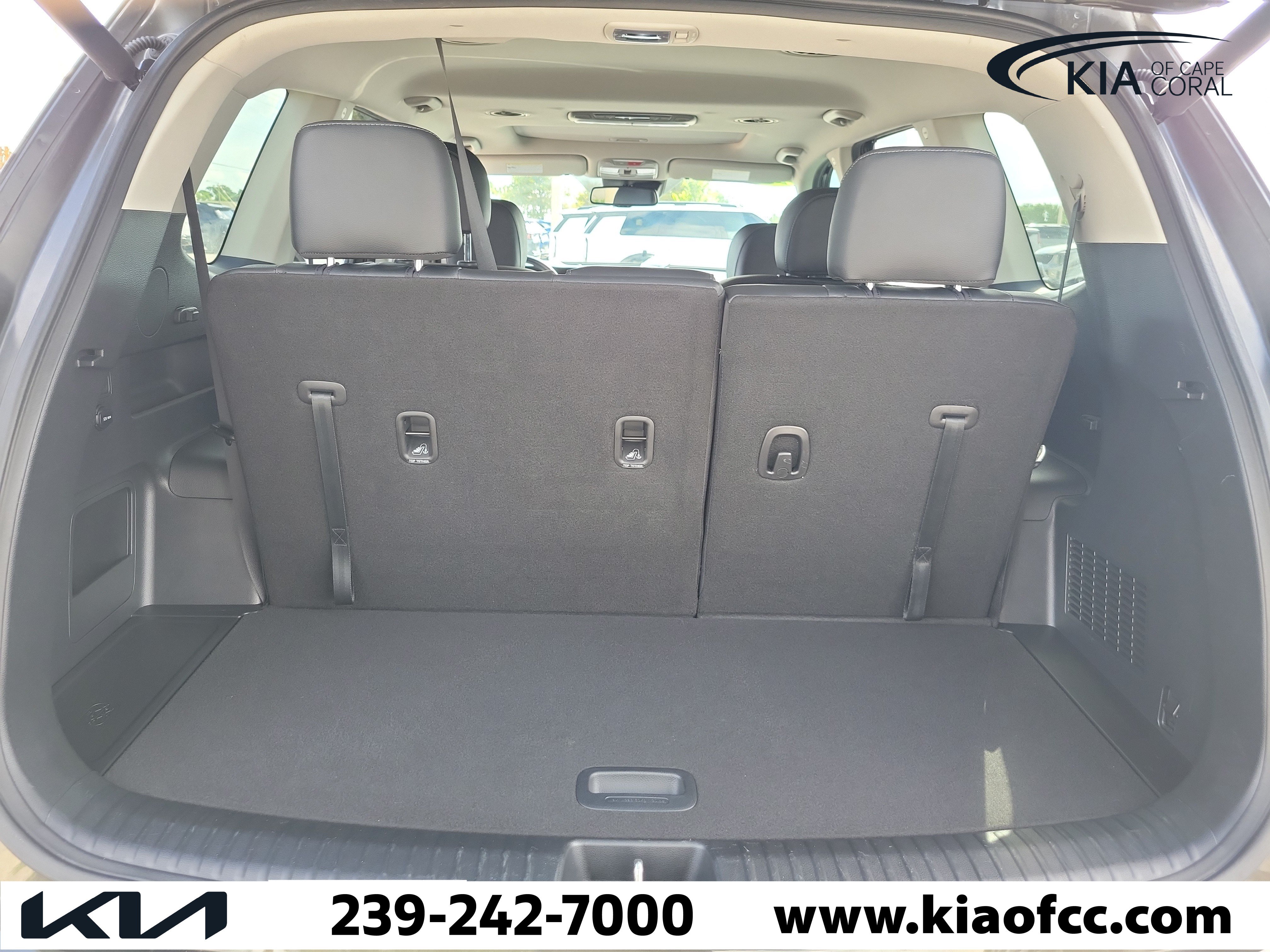 Certified 2024 Kia Telluride EX w/ EX Captain's Chair Package FWD image 10