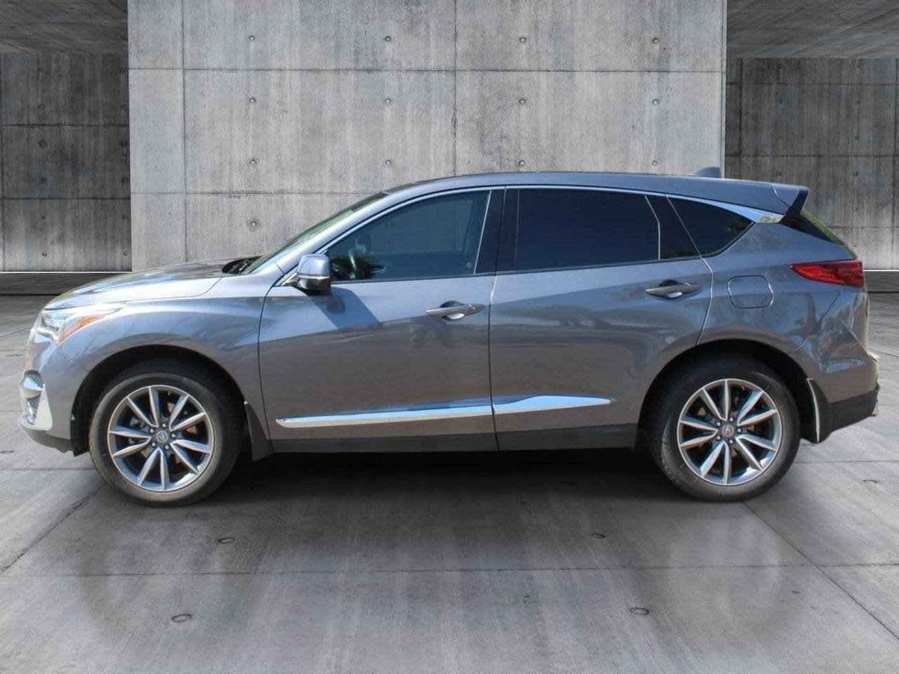 Used 2020 Acura RDX FWD w/ Technology Package image 2