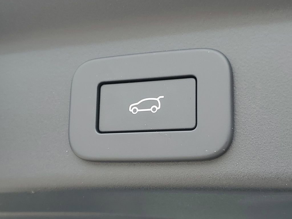 New 2026 Jaguar F-PACE R-Dynamic S image 8