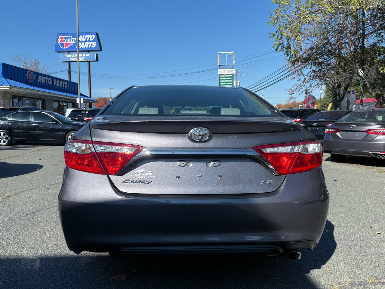 Used 2017 Toyota Camry SE image 8
