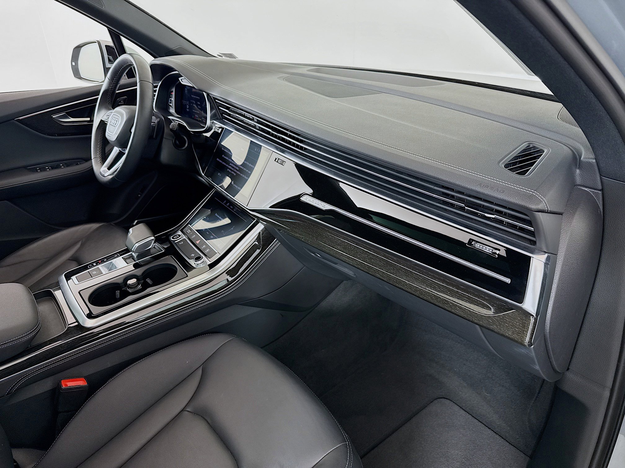 Used 2025 Audi Q7 3.0T Premium Plus image 29