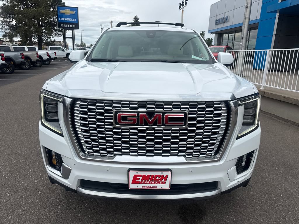 Used 2022 GMC Yukon XL Denali w/ Advanced Technology Package AWD/4WD image 8