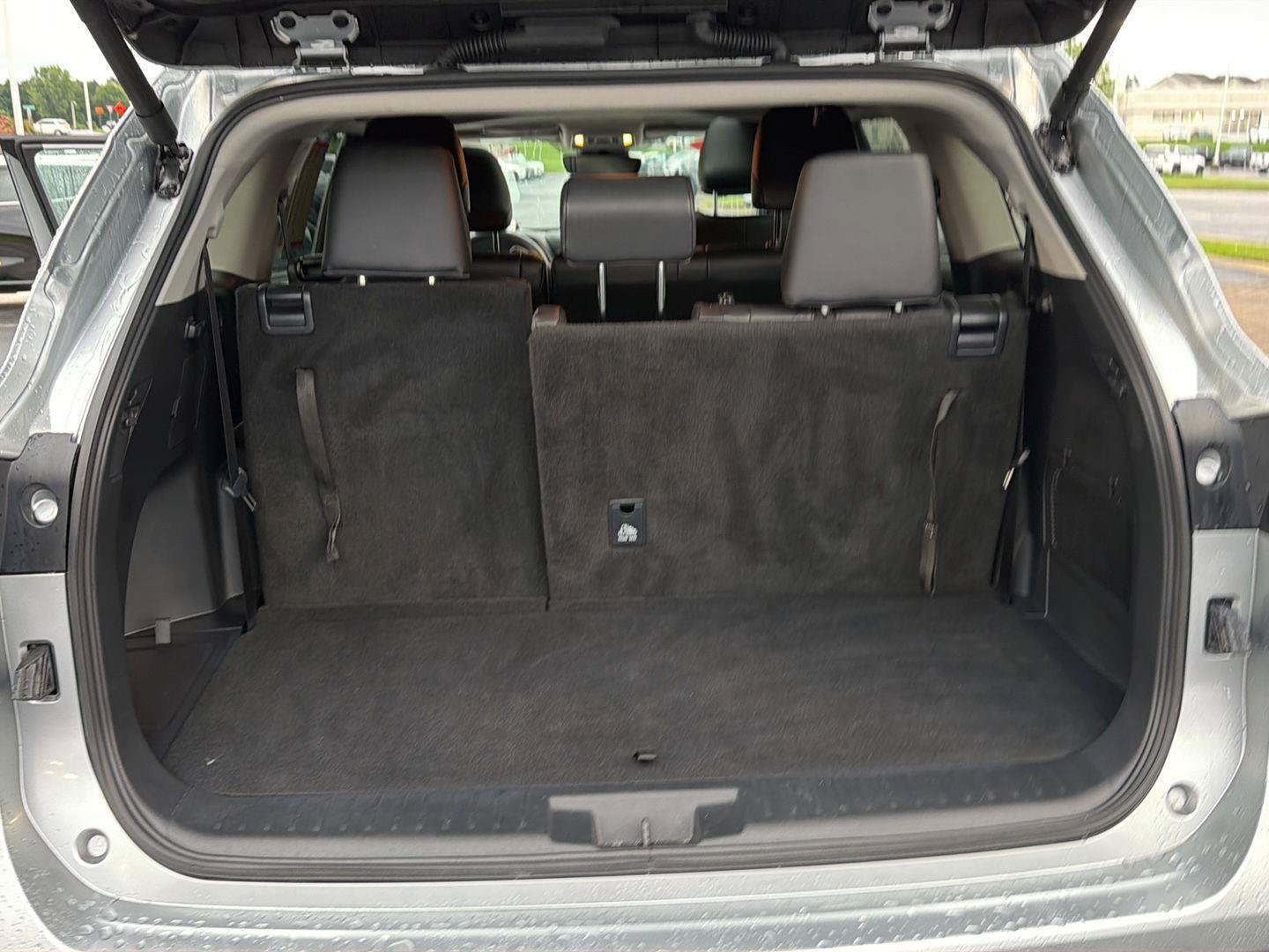Certified 2025 Toyota Highlander XLE FWD image 35