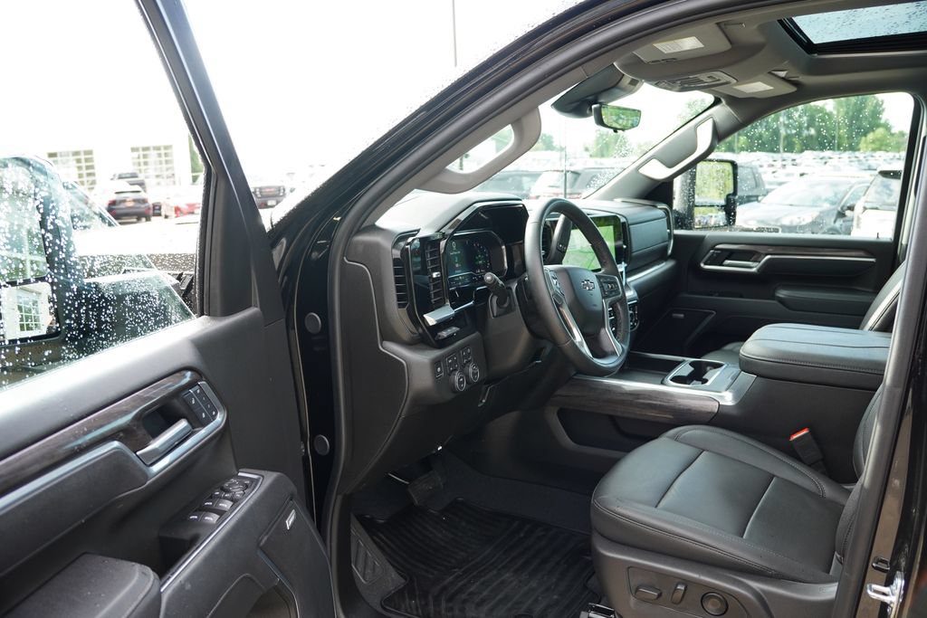 Certified 2025 Chevrolet Silverado 3500 LTZ w/ LTZ Plus Package AWD/4WD image 15
