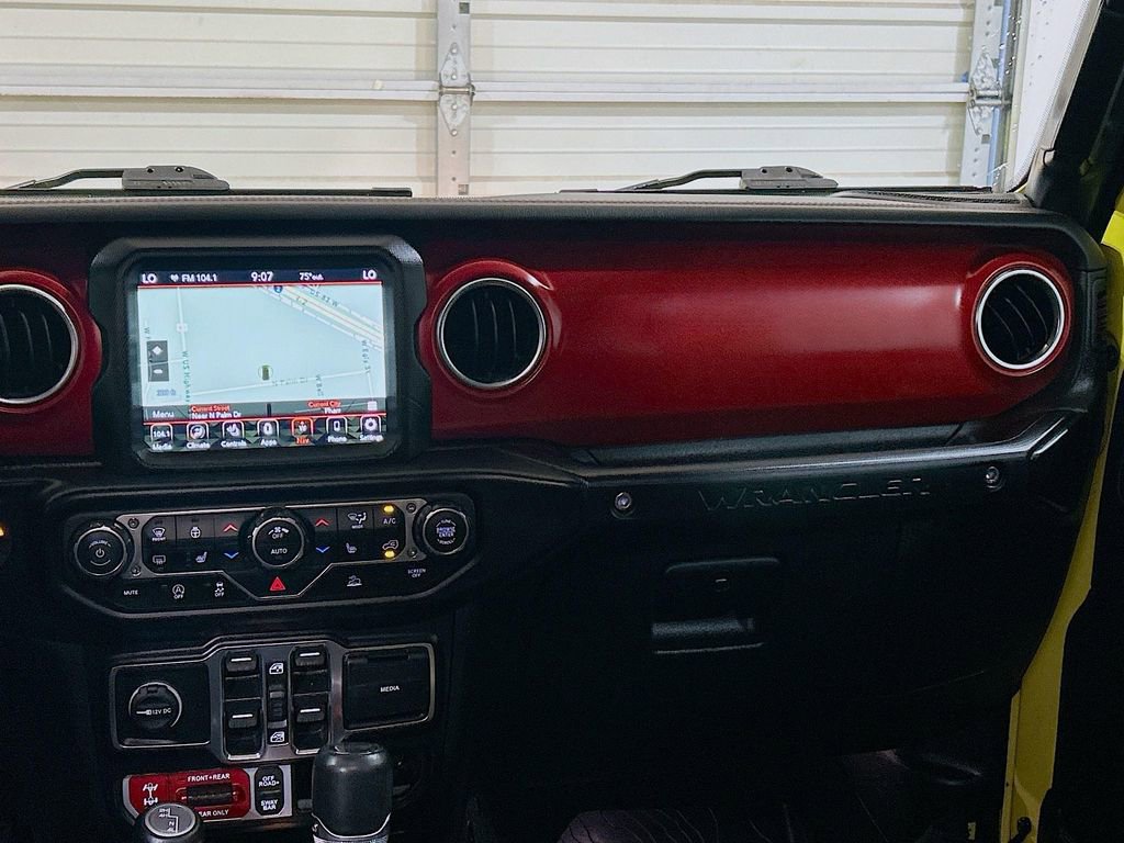 Used 2022 Jeep Wrangler Unlimited Rubicon w/ Cold Weather Group image 21