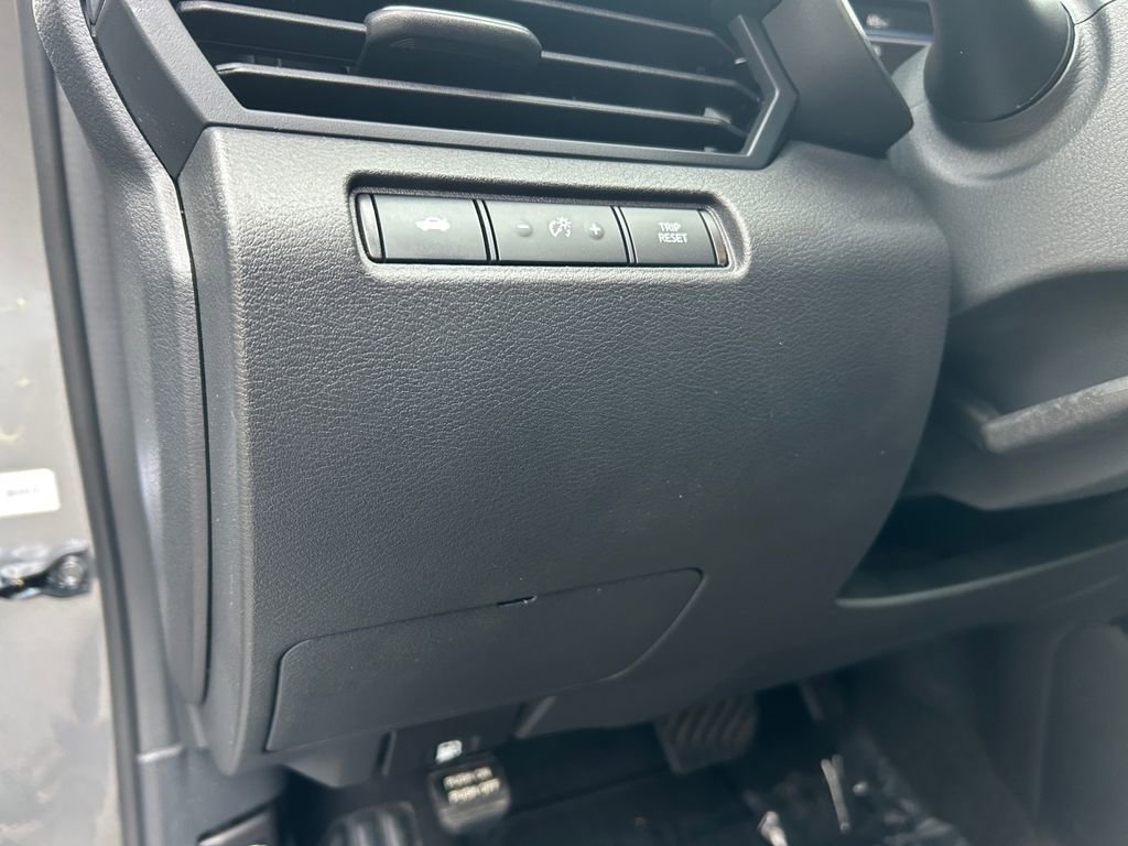 Used 2025 Nissan Altima 2.5 SV image 21