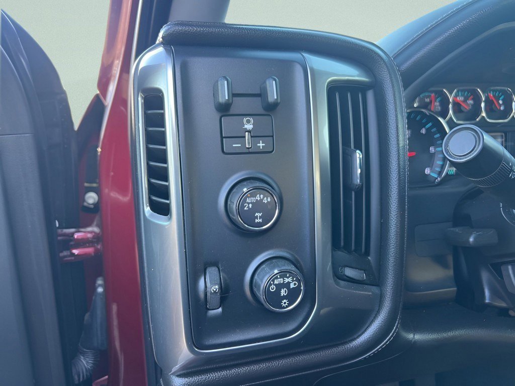 Used 2017 Chevrolet Silverado 1500 LTZ image 22