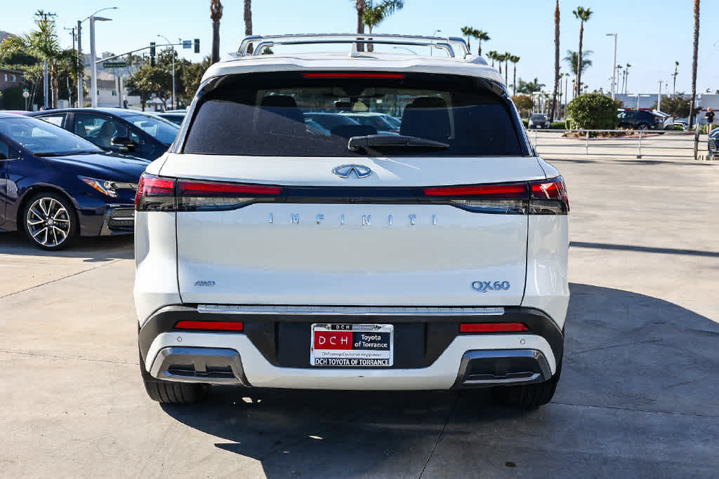 Used 2023 INFINITI QX60 Sensory AWD/4WD image 4