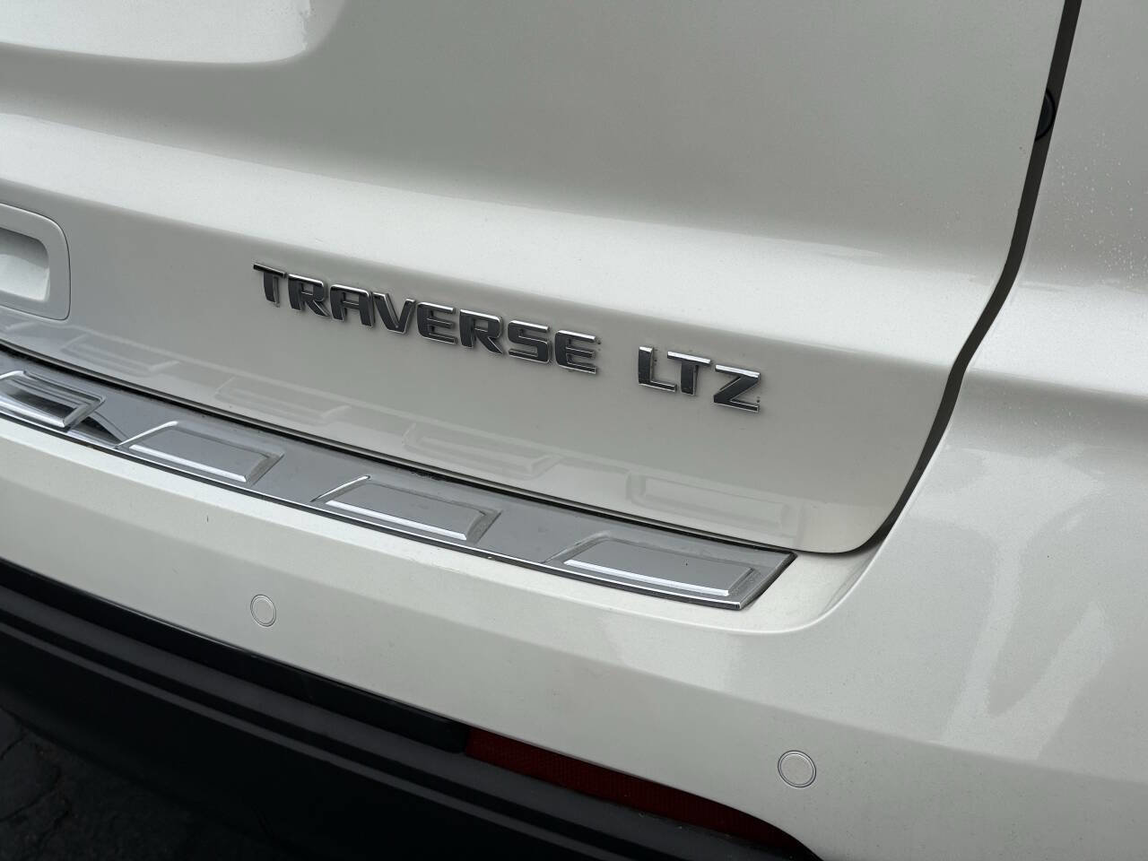 Used 2014 Chevrolet Traverse LTZ AWD/4WD image 9