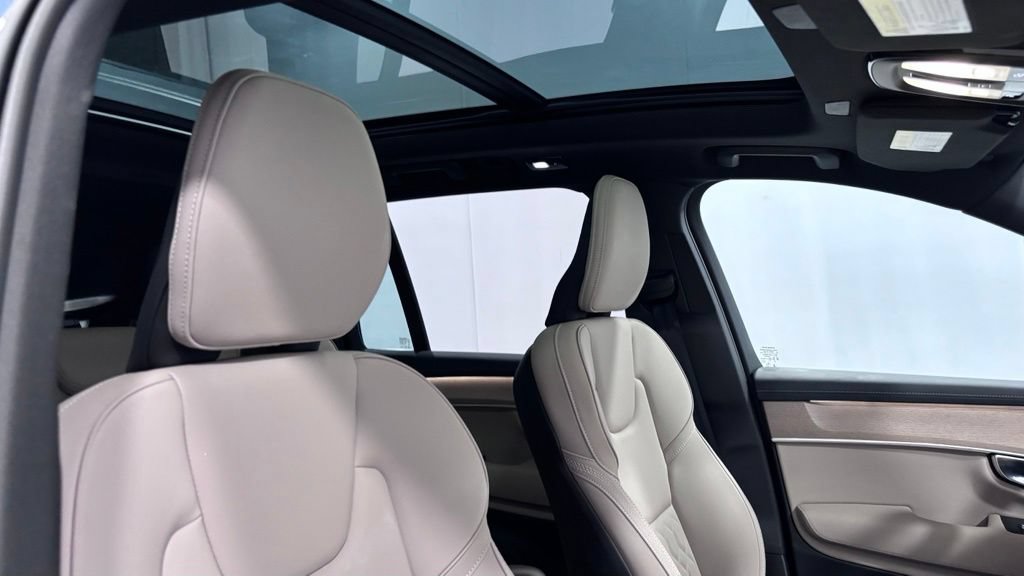 Certified 2026 Volvo XC90 B6 Plus AWD/4WD image 19
