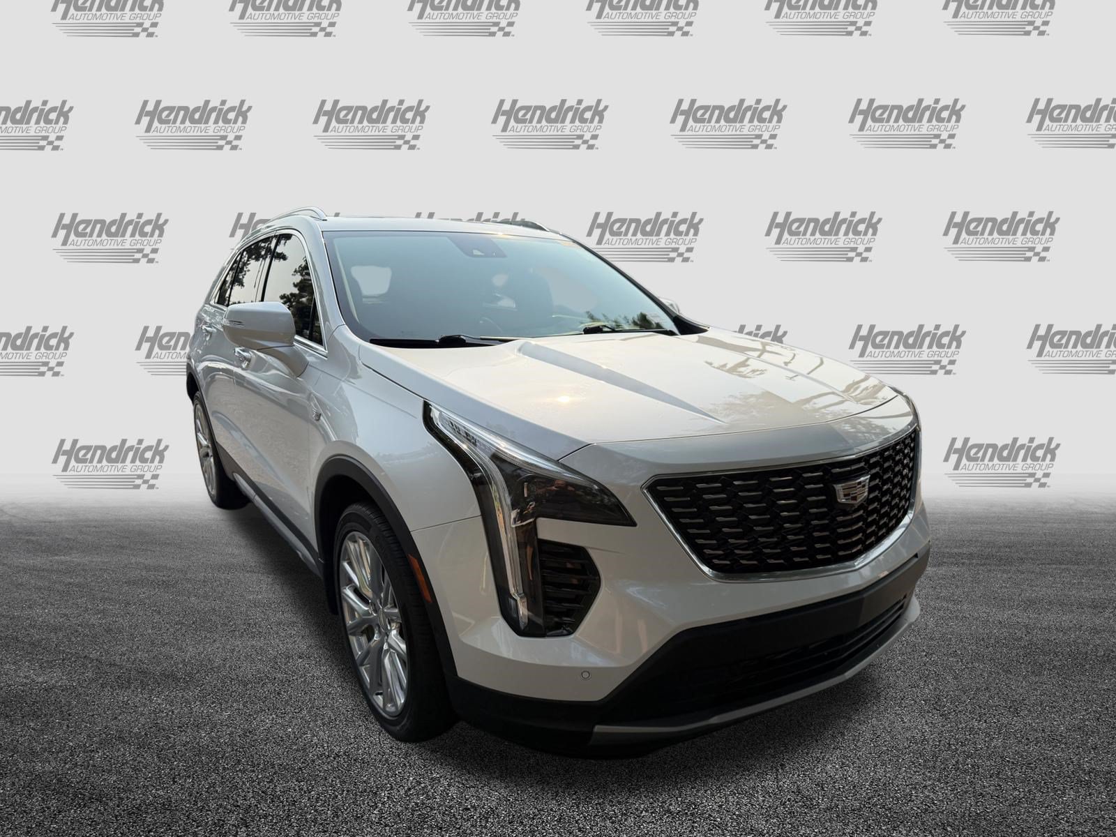 Used 2021 Cadillac XT4 Premium Luxury FWD image 2