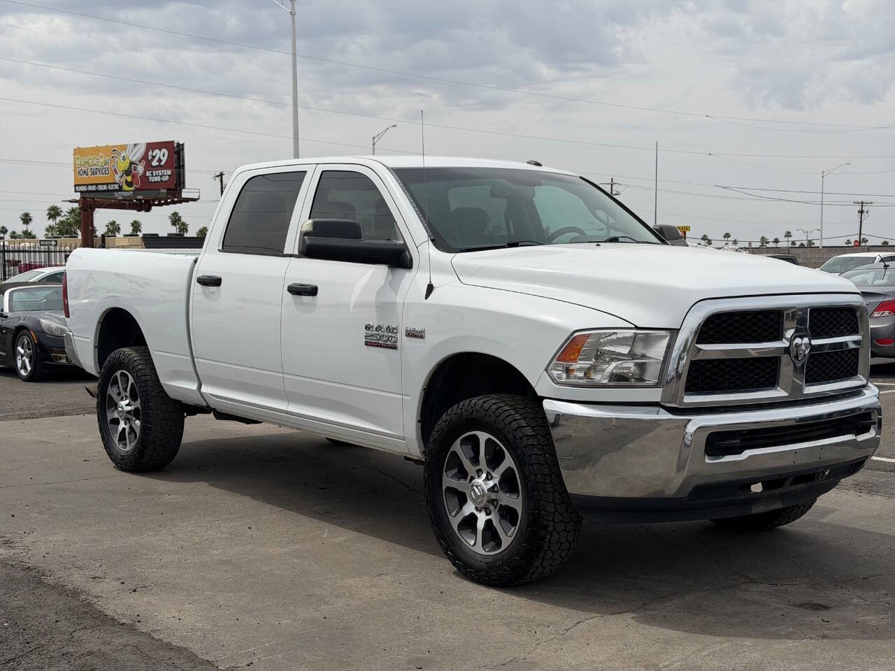 Used 2018 RAM 2500 Tradesman w/ Chrome Appearance Group image 13