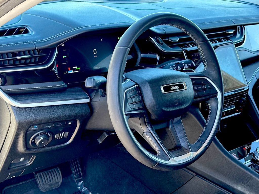 Used 2022 Jeep Grand Cherokee Limited 4xe image 17