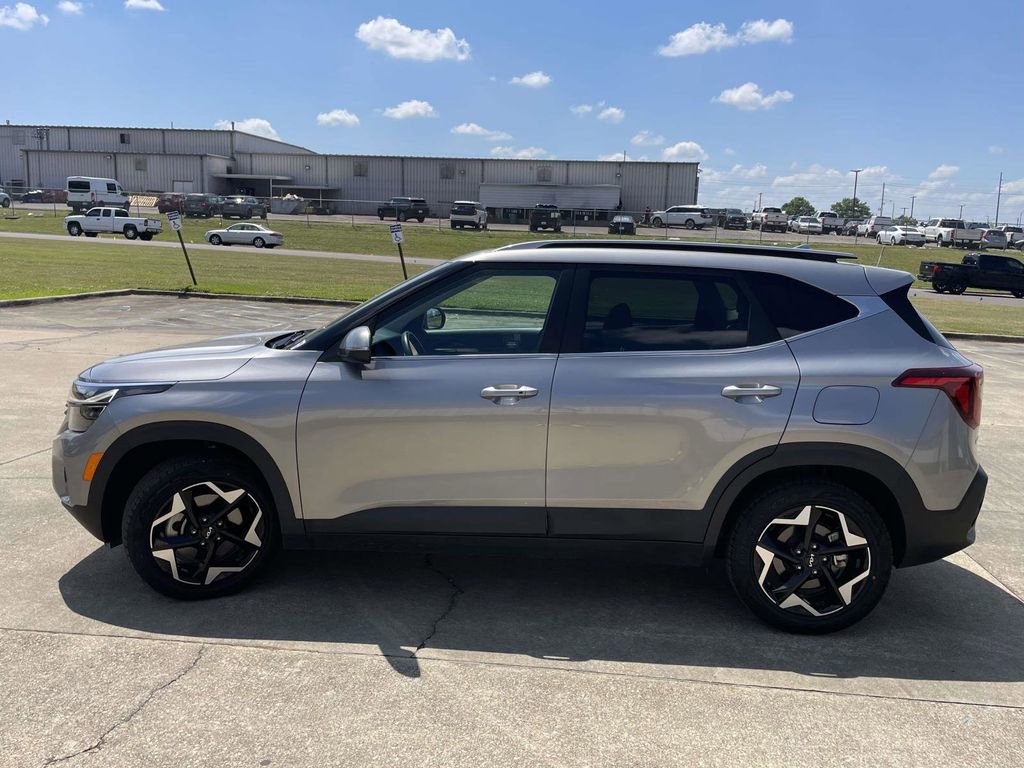 Used 2024 Kia Seltos EX AWD/4WD image 6