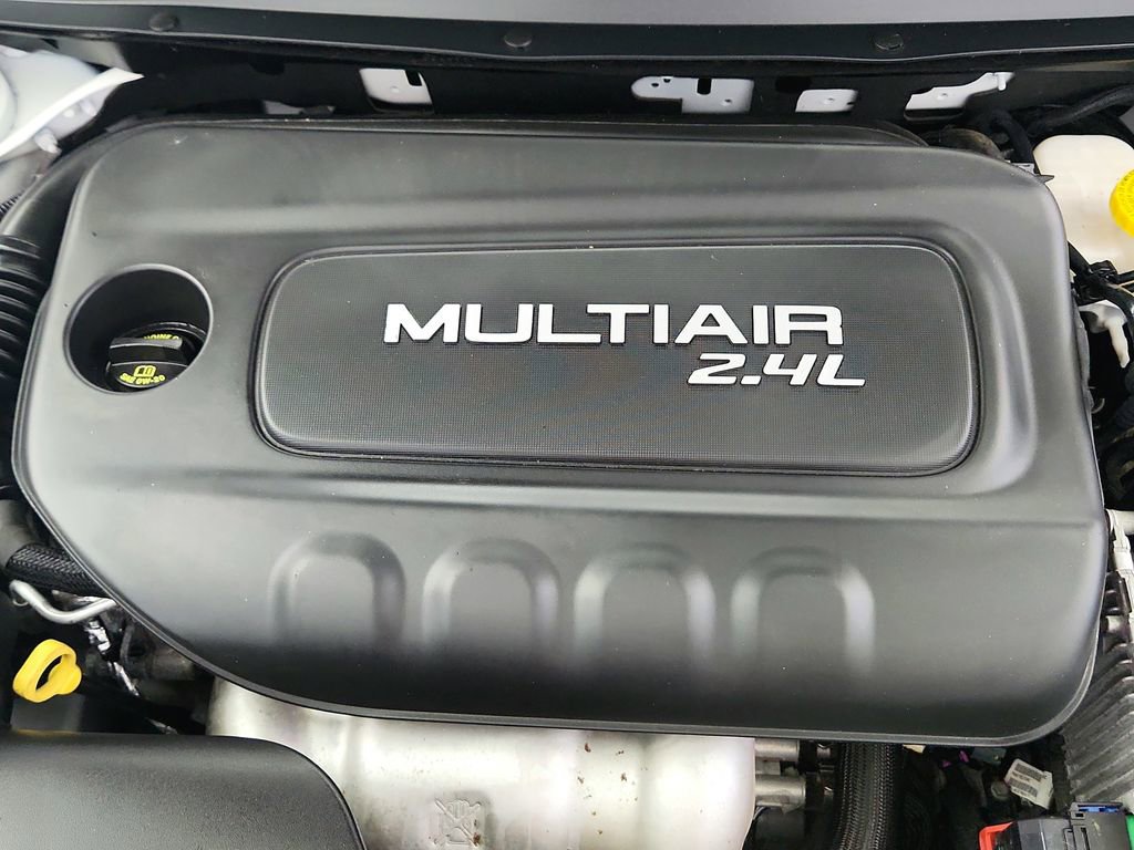 Used 2017 Jeep Cherokee Sport image 35