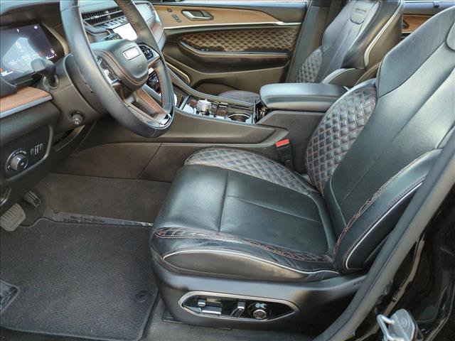 Used 2022 Jeep Grand Cherokee L Summit w/ Luxury Tech Group V image 16