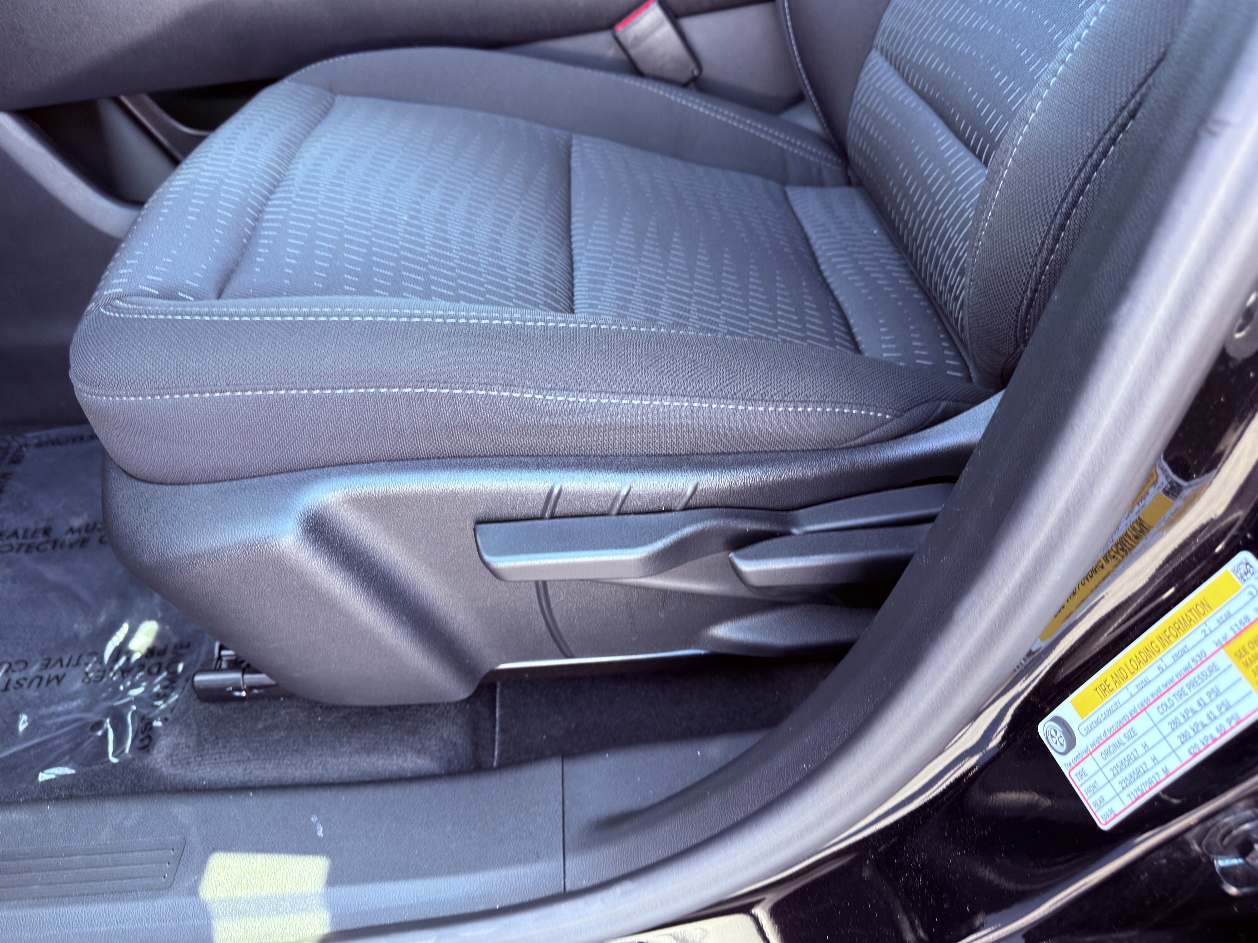 Used 2026 Chevrolet Equinox LT image 25