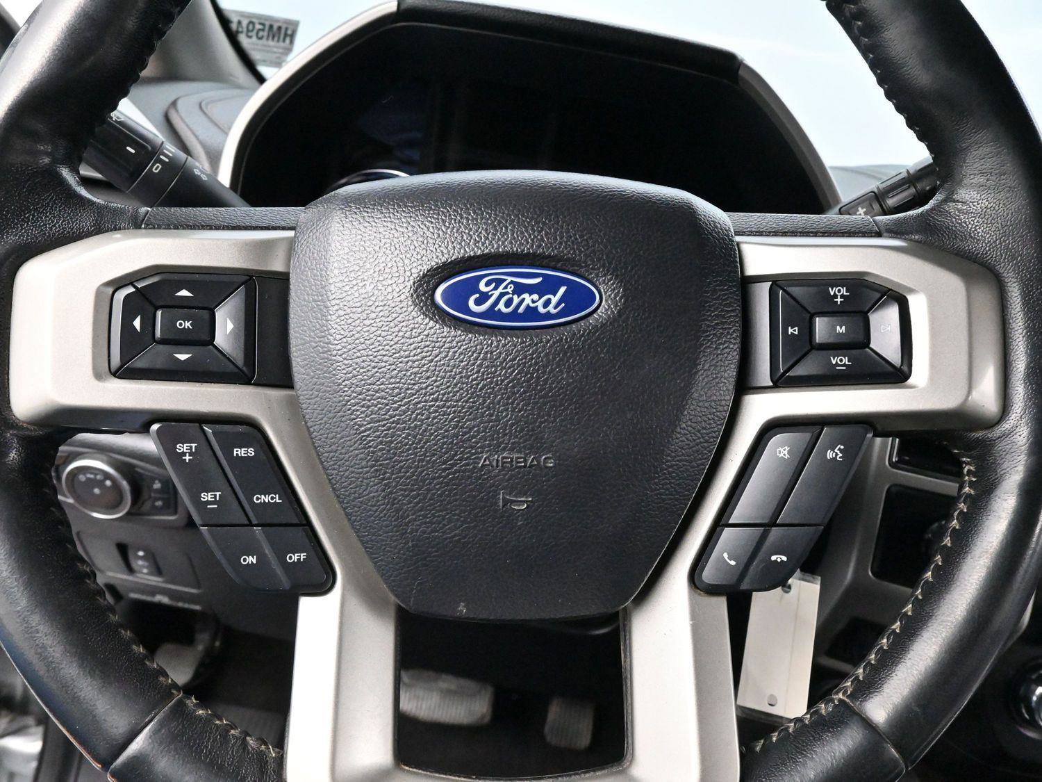 Used 2020 Ford F350 Lariat w/ Lariat Value Package image 17