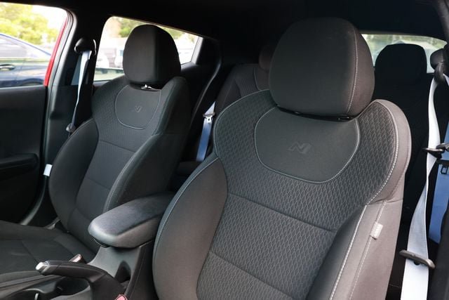 Used 2020 Hyundai Veloster N w/ Performance Package FWD image 9