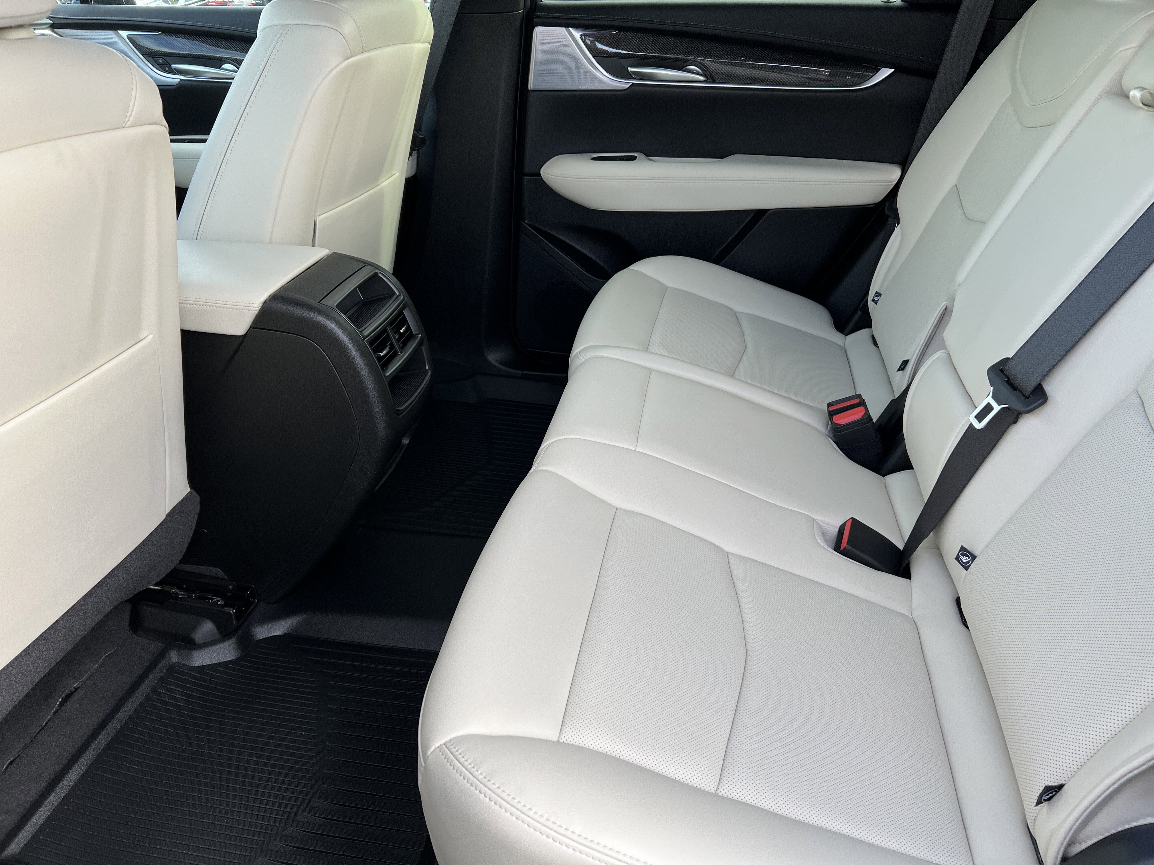 Used 2025 Cadillac XT5 Sportv image 18