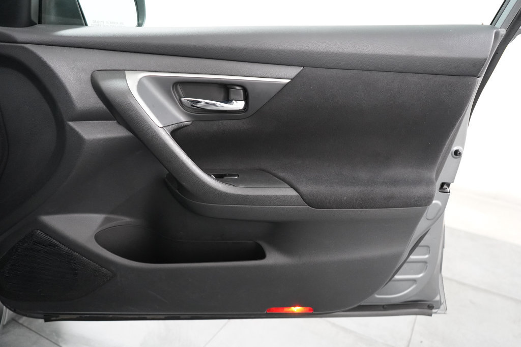 Used 2015 Nissan Altima 2.5 SV FWD image 27