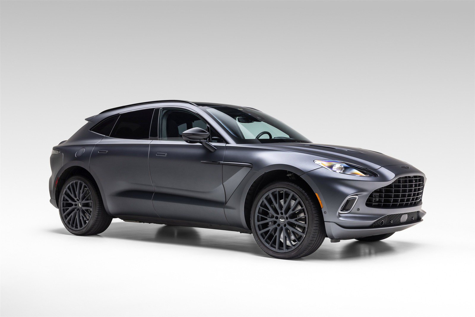 Used 2022 Aston Martin DBX AWD/4WD image 9