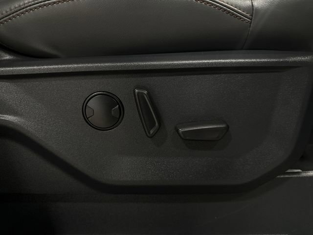 Used 2025 Ford Expedition Active AWD/4WD image 32