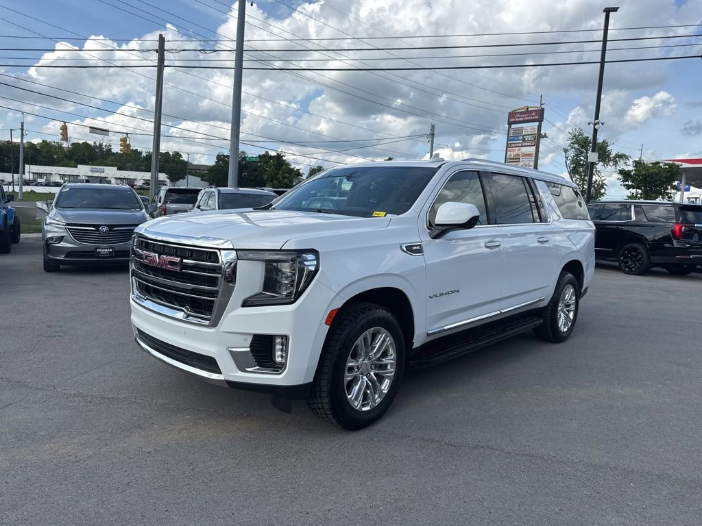 Used 2024 GMC Yukon XL SLT RWD image 3