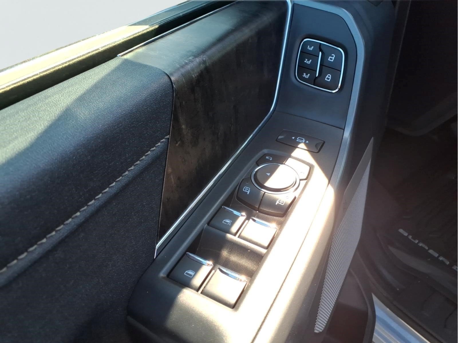 Certified 2024 Ford F250 Lariat w/ Chrome Package AWD/4WD image 27