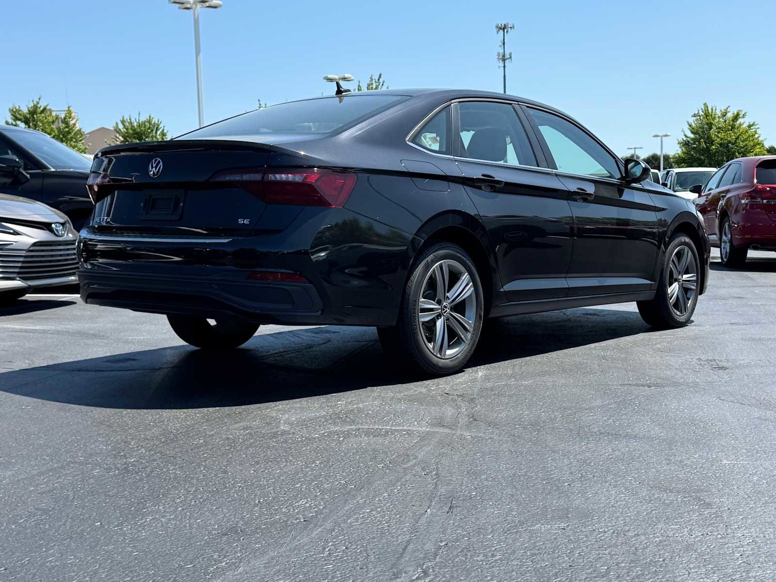 Certified 2023 Volkswagen Jetta SE FWD image 4