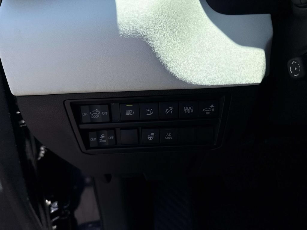 Used 2022 Toyota Tundra Capstone AWD/4WD image 24