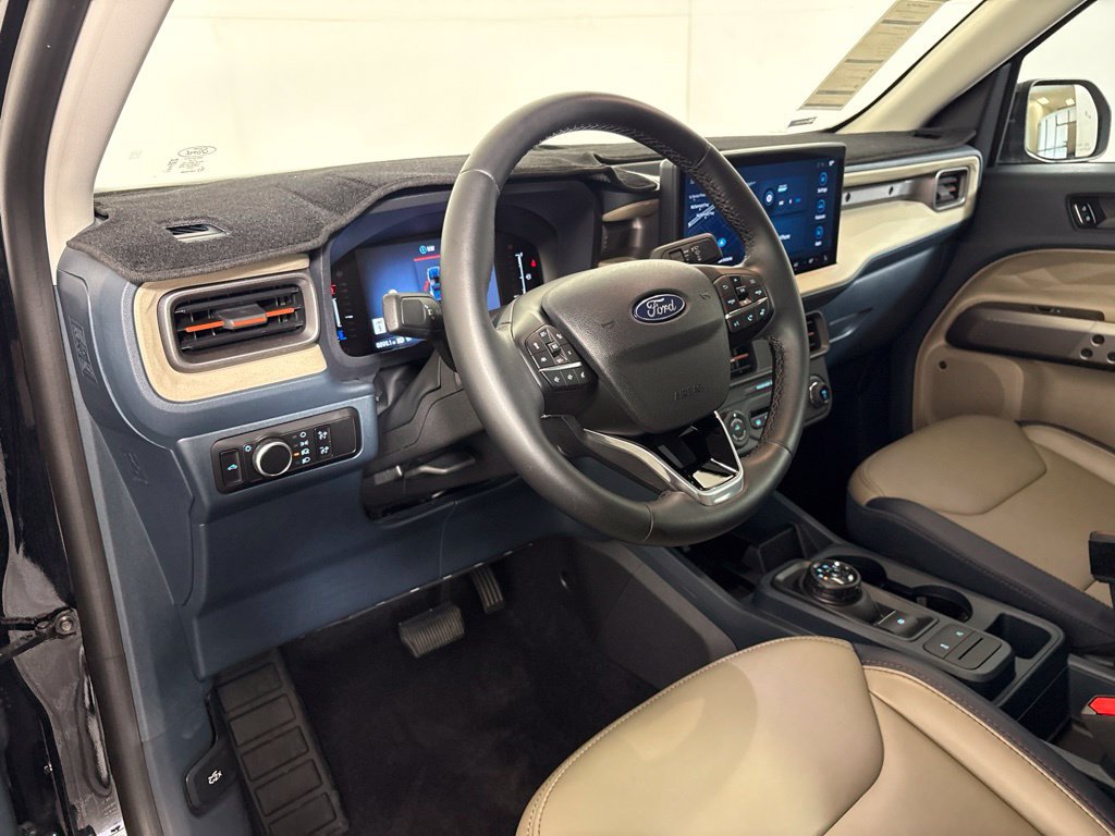 Used 2025 Ford Maverick Lariat AWD/4WD image 22