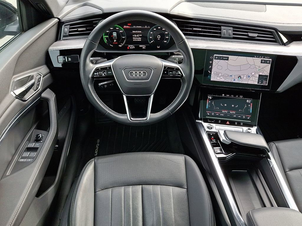 Used 2023 Audi e-tron Premium Plus w/ Premium Plus Package image 13