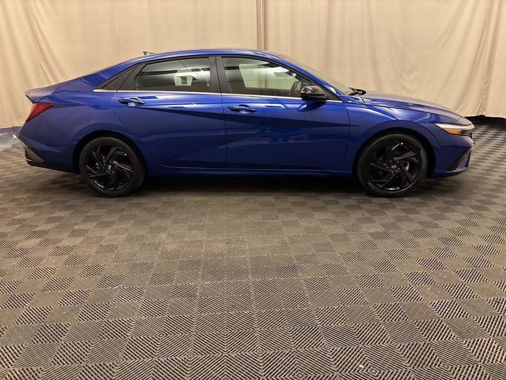 New 2026 Hyundai Elantra Sport FWD image 4