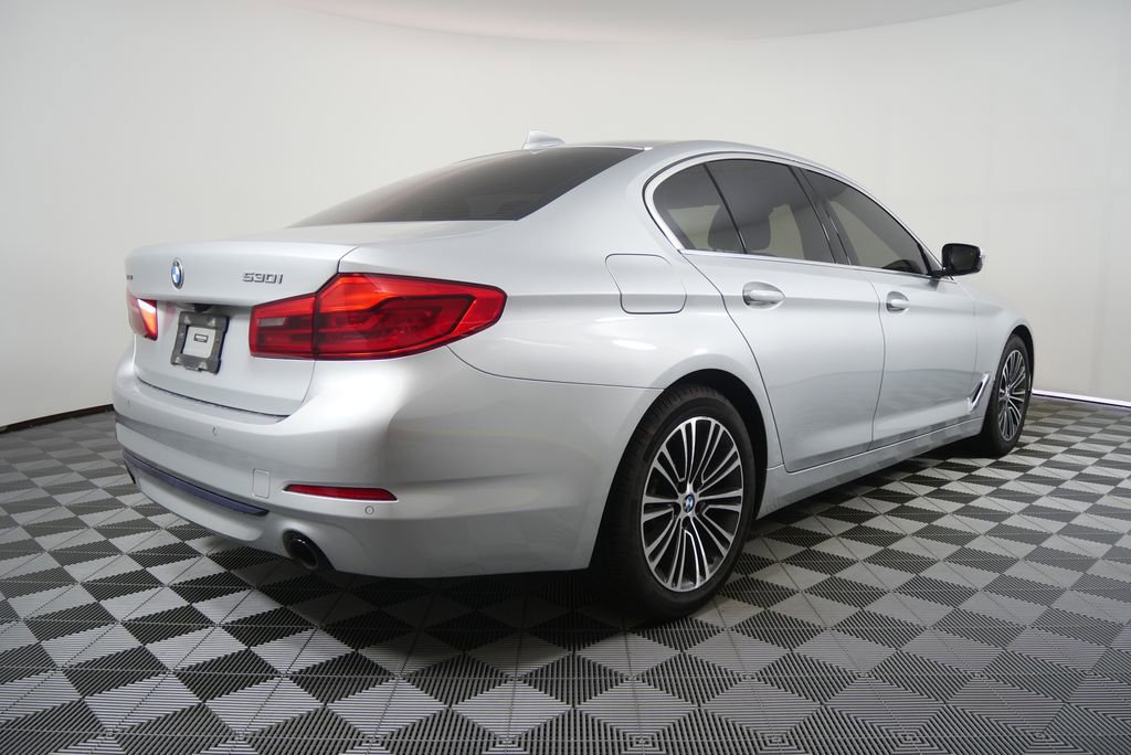 Used 2019 BMW 530i xDrive w/ Convenience Package AWD/4WD image 3