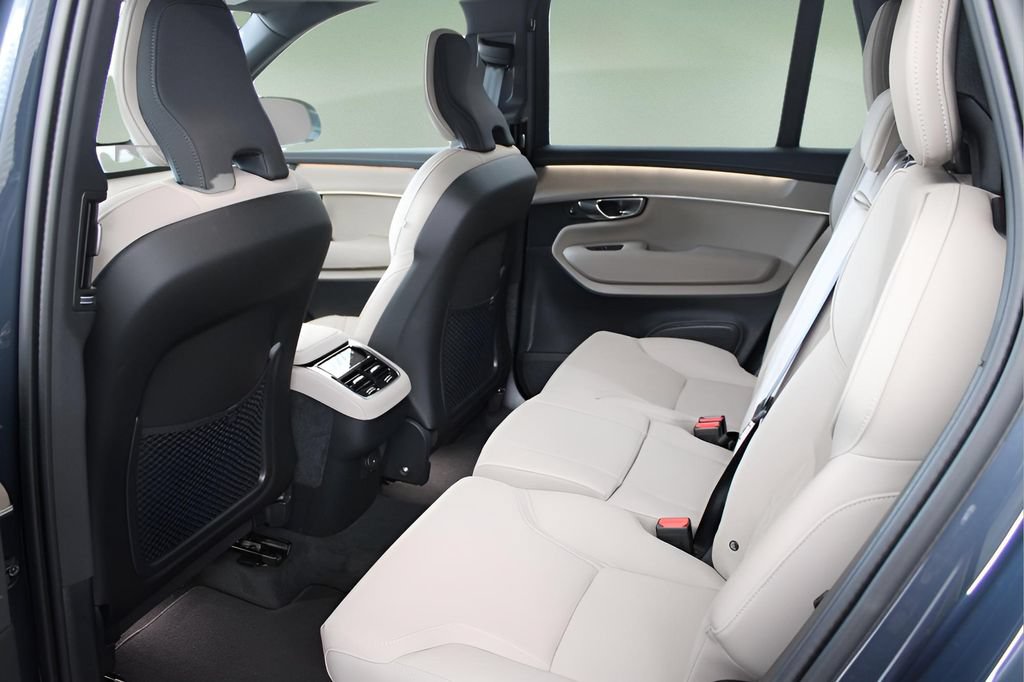 New 2026 Volvo XC90 B6 Plus w/ Protection Package Premier AWD/4WD image 15