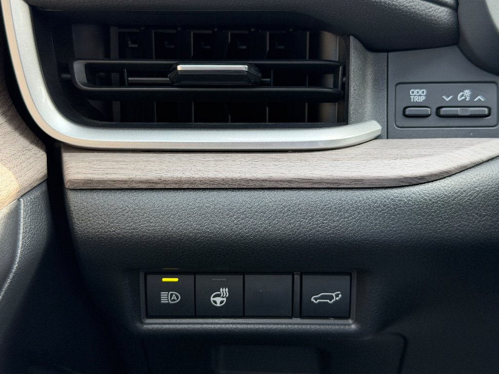 Used 2025 Toyota Grand Highlander AWD image 7