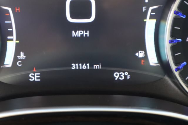 Used 2023 Chrysler Pacifica Limited w/ Trailer Tow Group AWD/4WD image 41