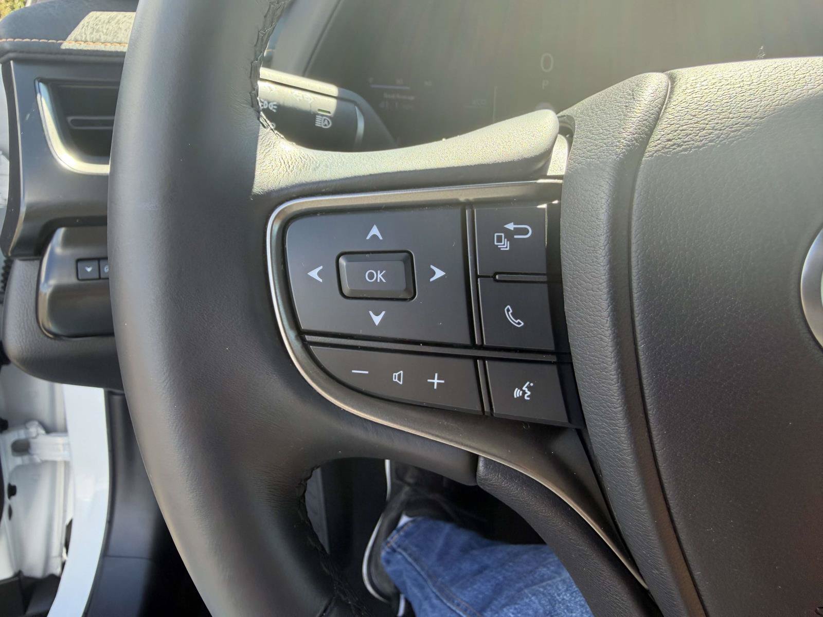 Used 2025 Lexus UX 300h AWD w/ Cold Area Package image 20