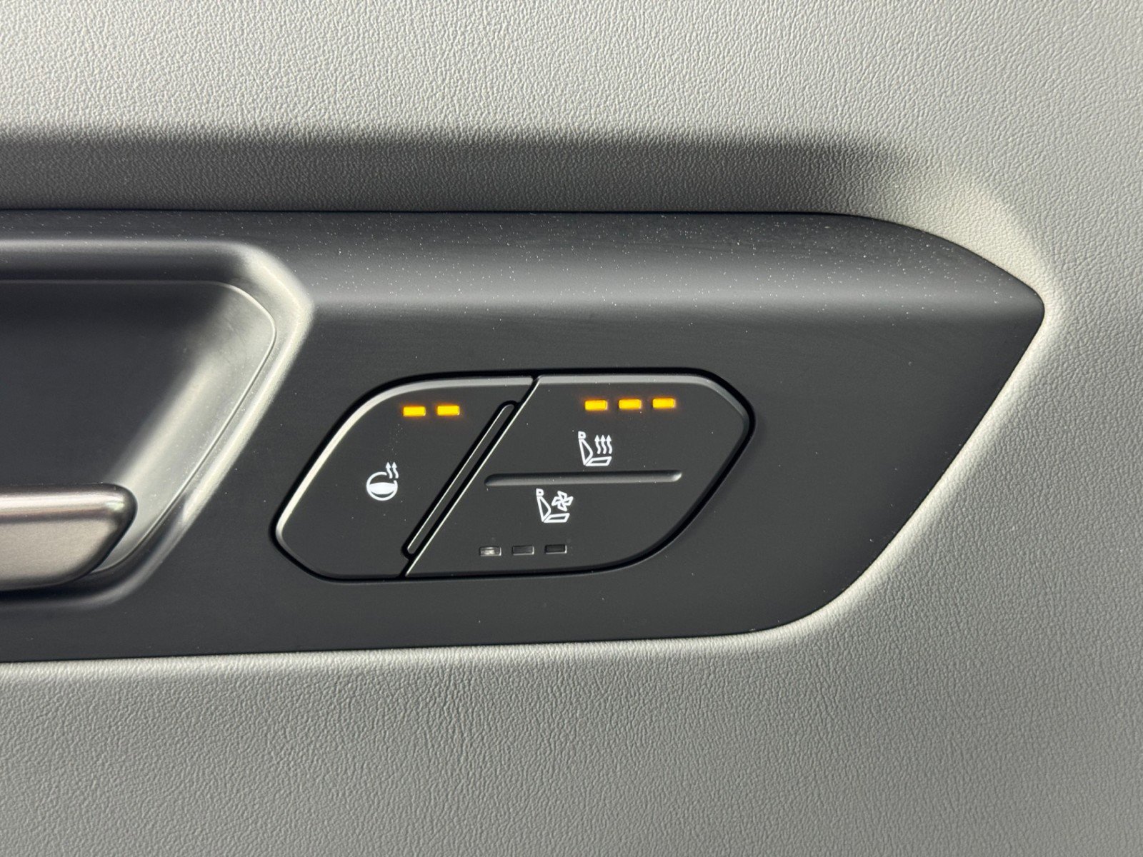 Used 2024 Kia EV9 Wind image 17