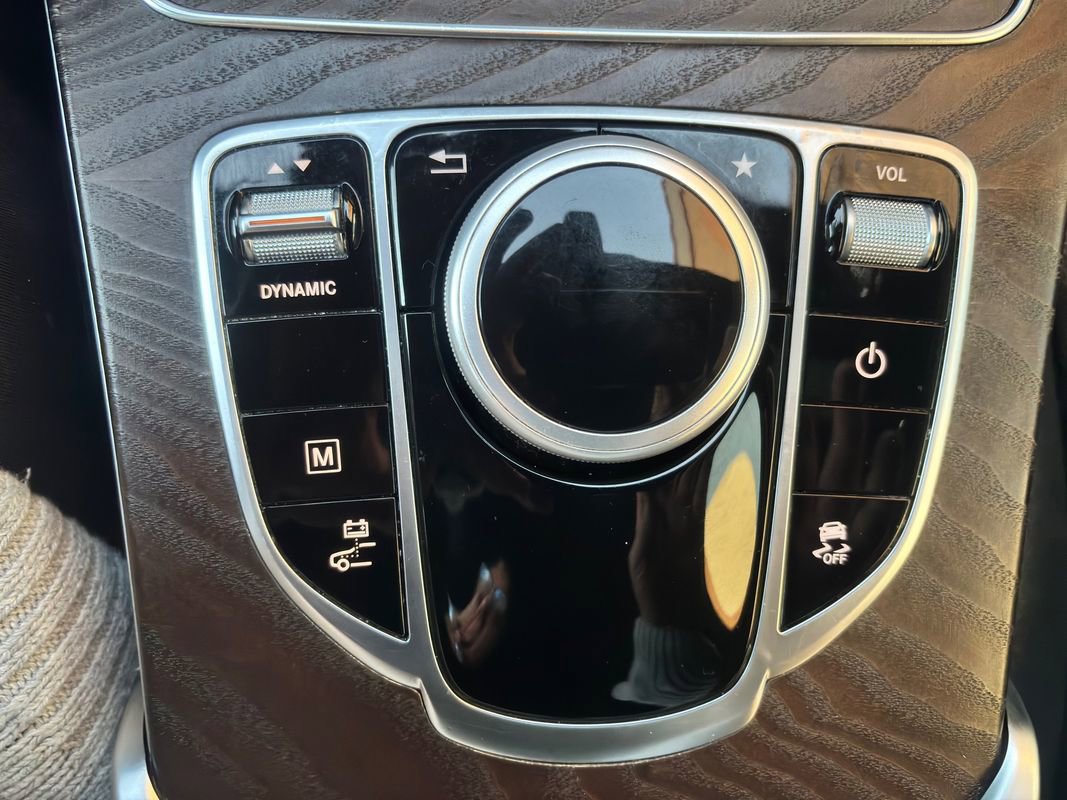 Used 2019 Mercedes-Benz GLC 350e 4MATIC image 34