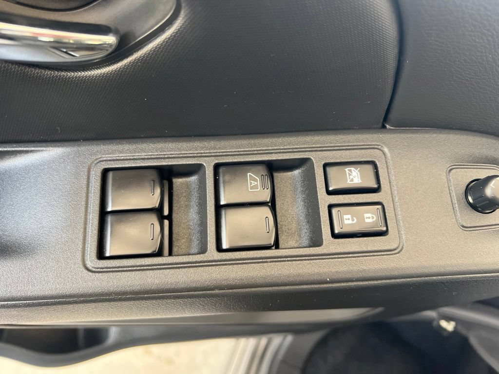 Certified 2024 Nissan Frontier SV AWD/4WD image 44