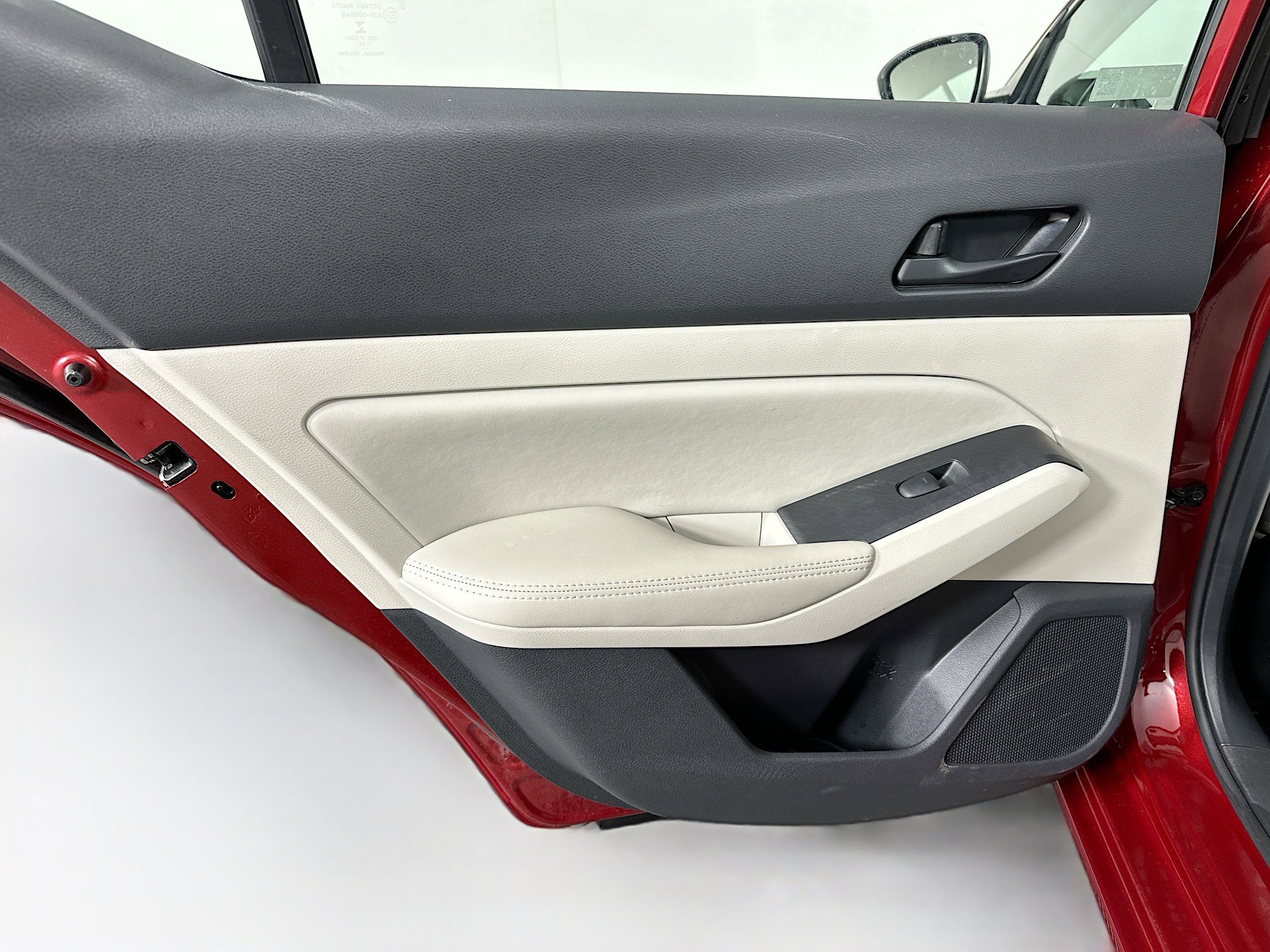 Used 2025 Nissan Altima 2.5 SV image 25