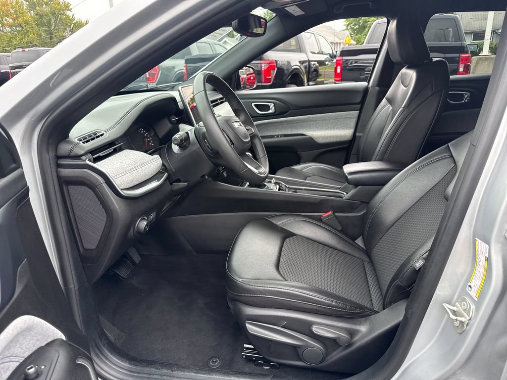 Used 2024 Jeep Compass Latitude AWD/4WD image 22