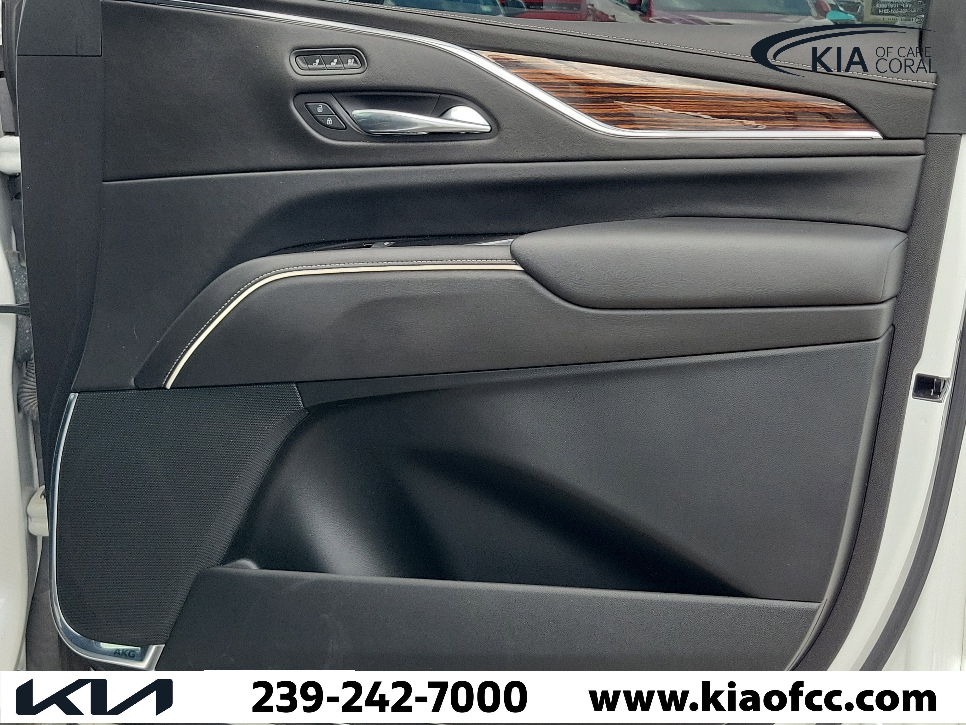 Used 2021 Cadillac Escalade Premium Luxury image 10