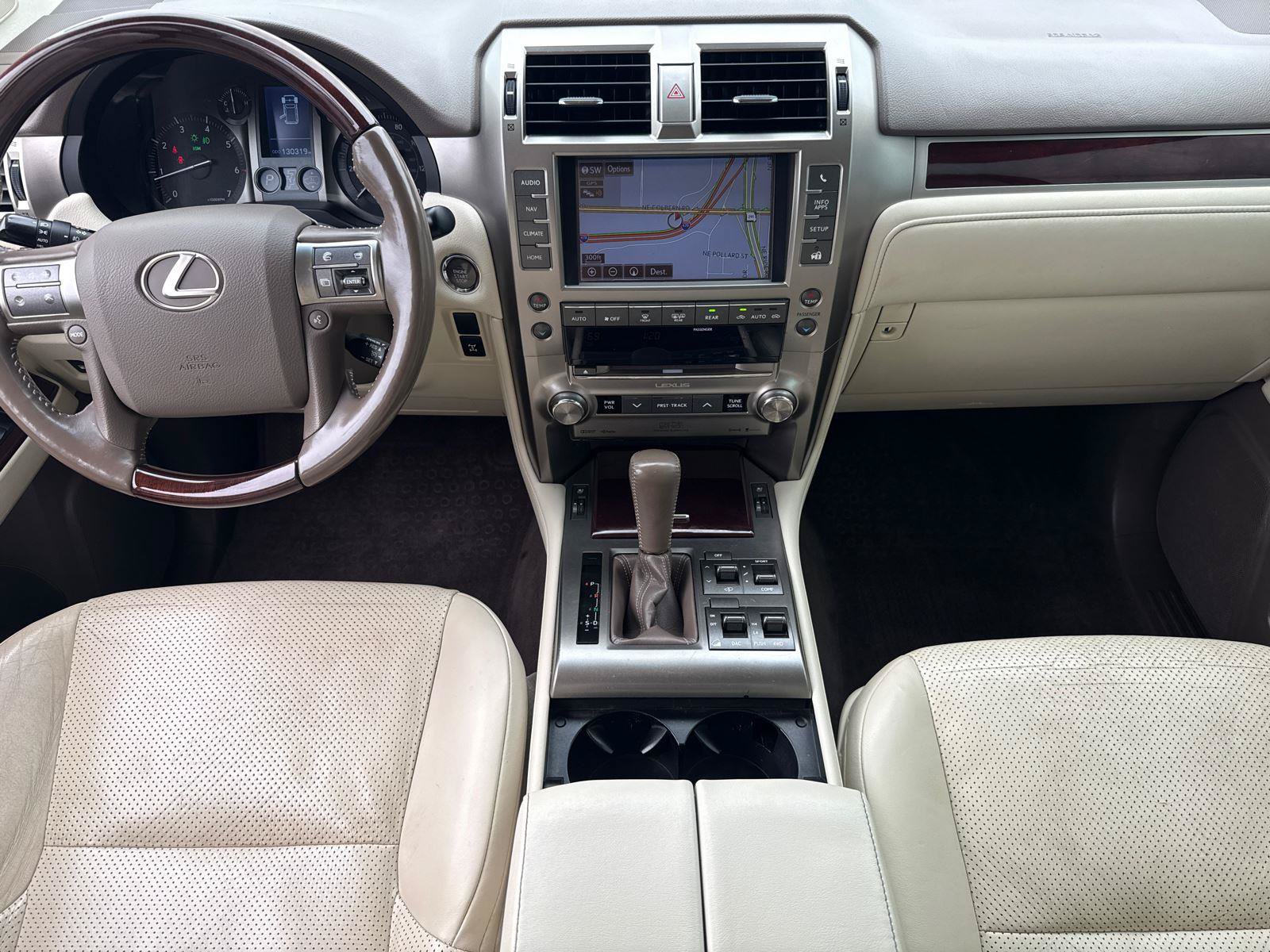 Used 2017 Lexus GX 460 Luxury w/ Preferred Accessory Package AWD/4WD image 31