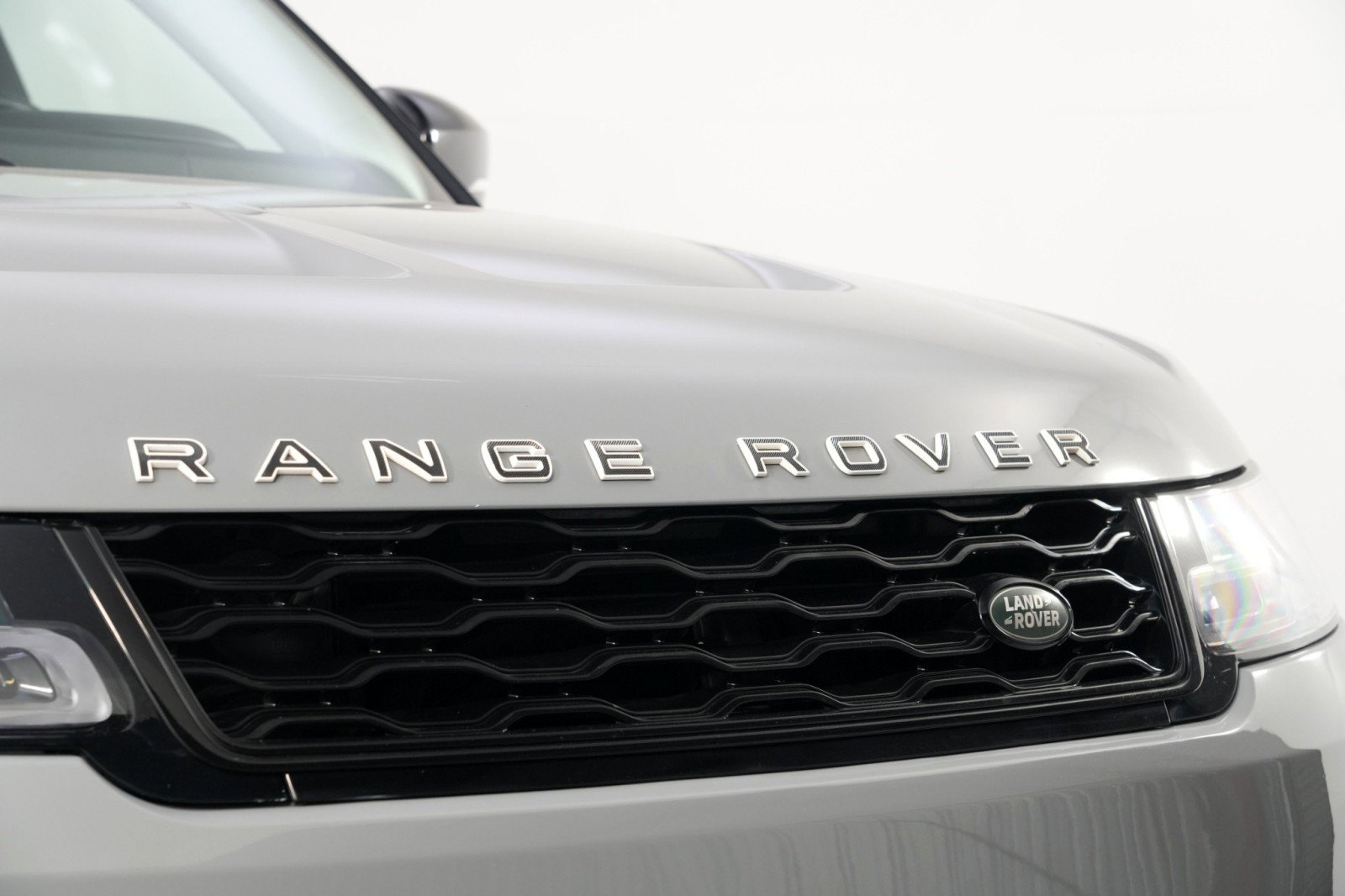 Used 2022 Land Rover Range Rover Sport SVR Carbon Edition AWD/4WD image 61