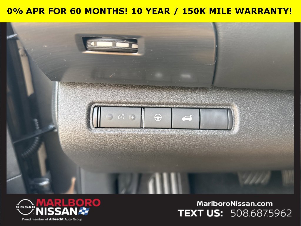 New 2025 Nissan Pathfinder SL image 32