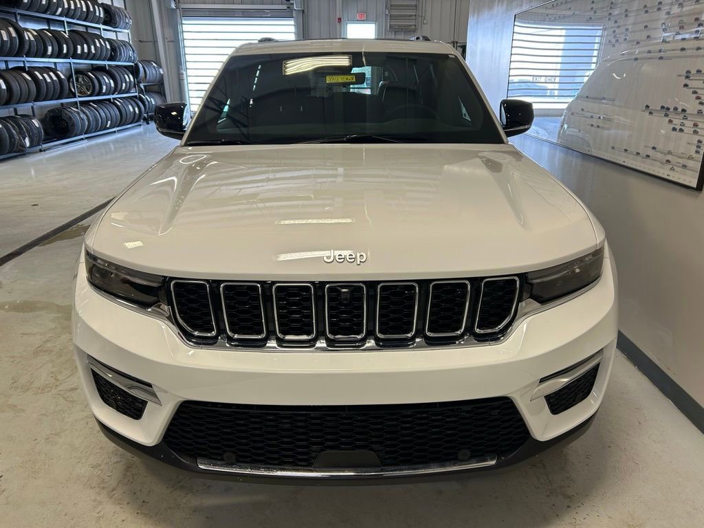 New 2025 Jeep Grand Cherokee Limited w/ Luxury Tech Group II image 26