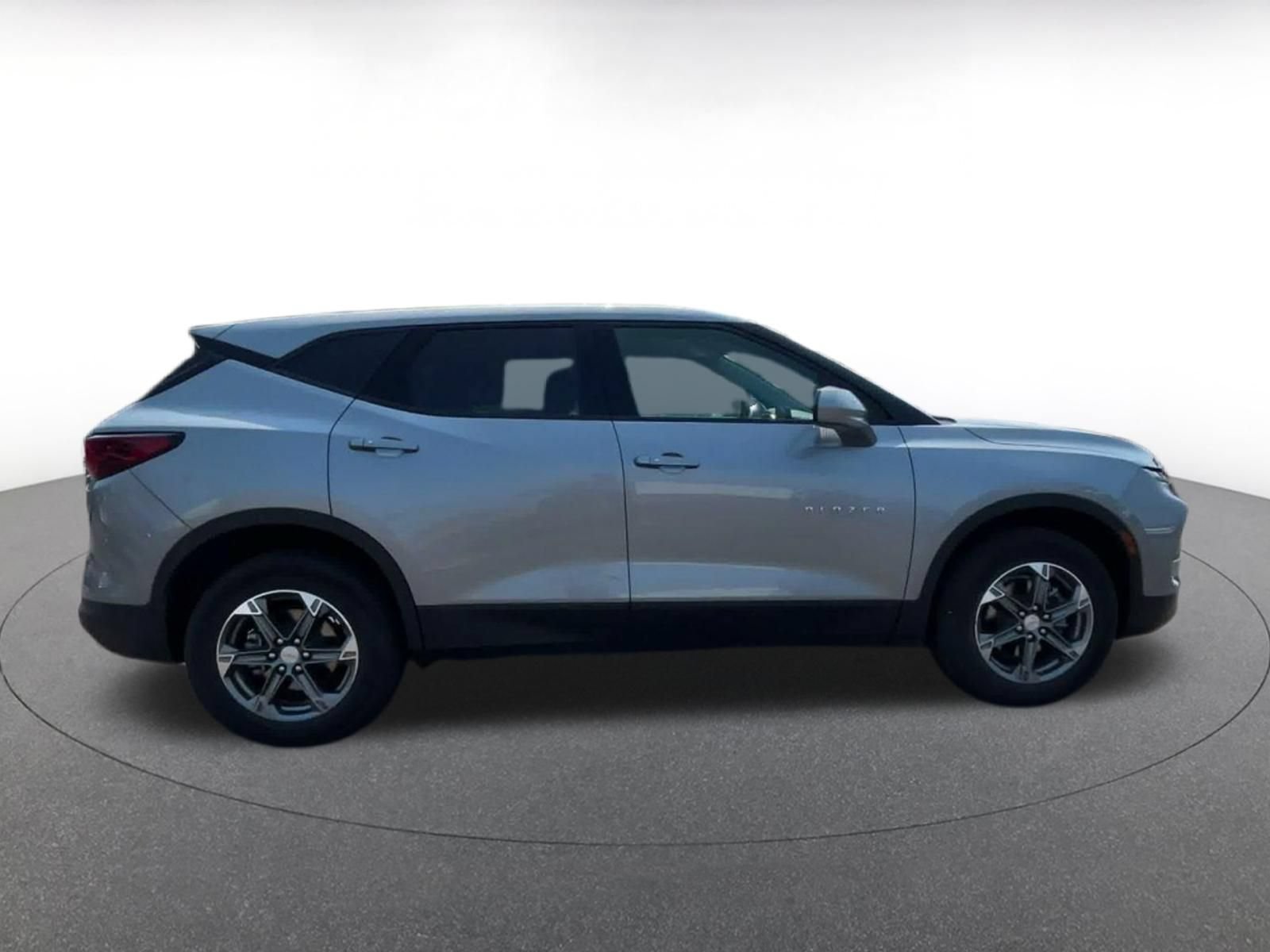 Used 2025 Chevrolet Blazer LT FWD image 16